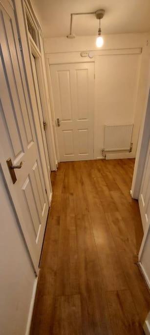Maisonette With Patio 1 Double Bed Urmston 외부 사진